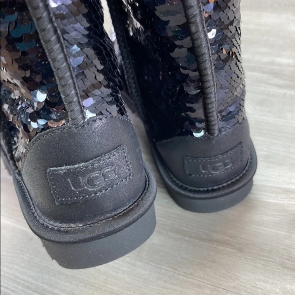 🍁 UGG 🍁 CLASSIC SHORT SEQUIN BLACK BOOTS - Picture 9 of 15